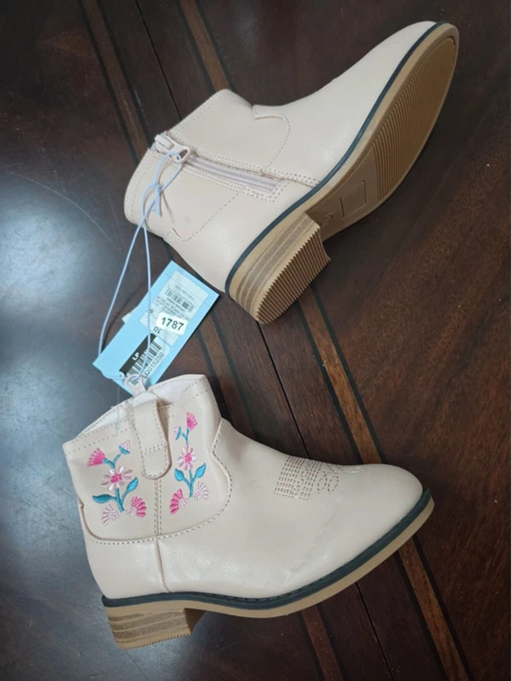 Size 10 brand new boots from target item. 1787 boxG6